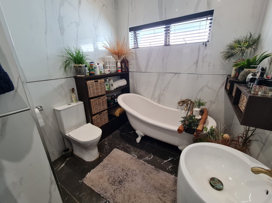 3 Bedroom Property for Sale in Marina Martinique Eastern Cape